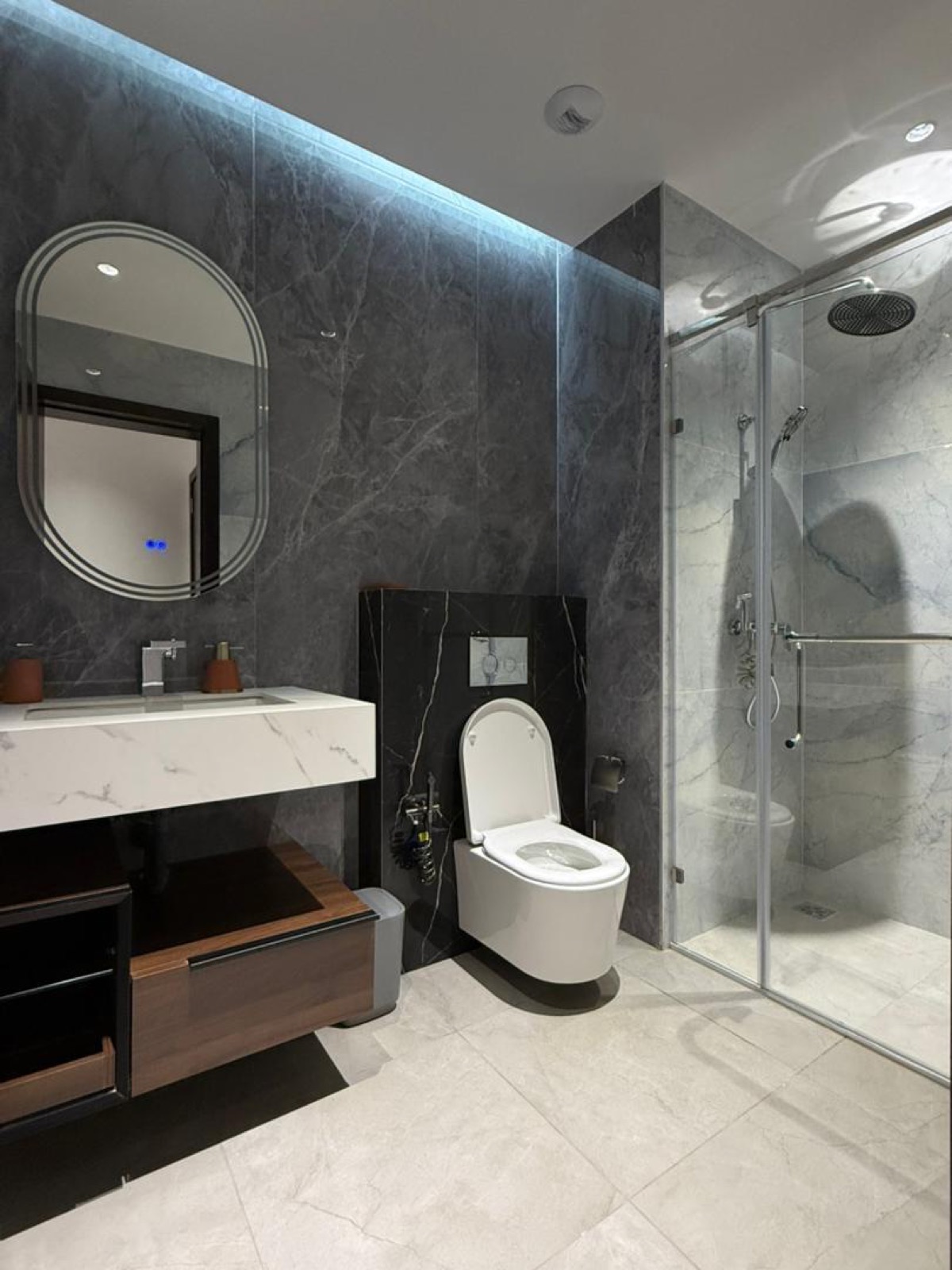 Photo — salle de bain en marbre